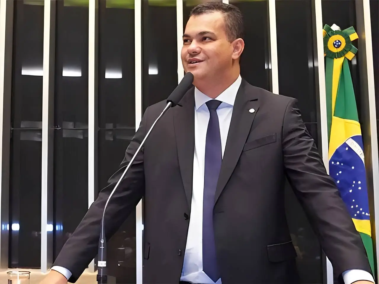 Dal sorrindo no plenário da Câmara dos Deputados